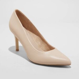 Blush Nude Pointed Toe Pumps EUC | Gemma Heels